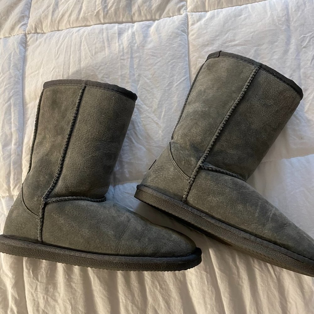 Gray Lamo Mid Rise boots